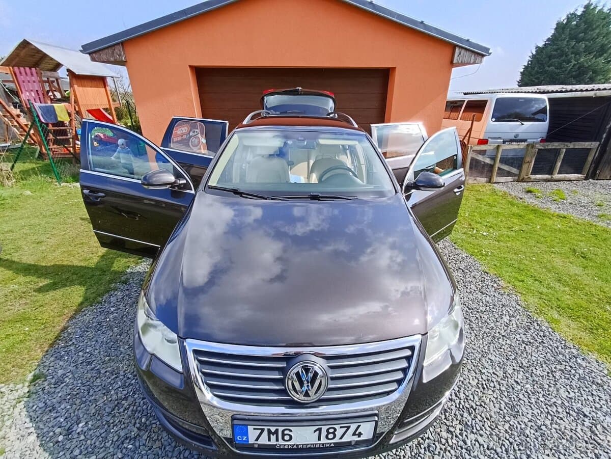 2010 Volkswagen PASSAT - 10