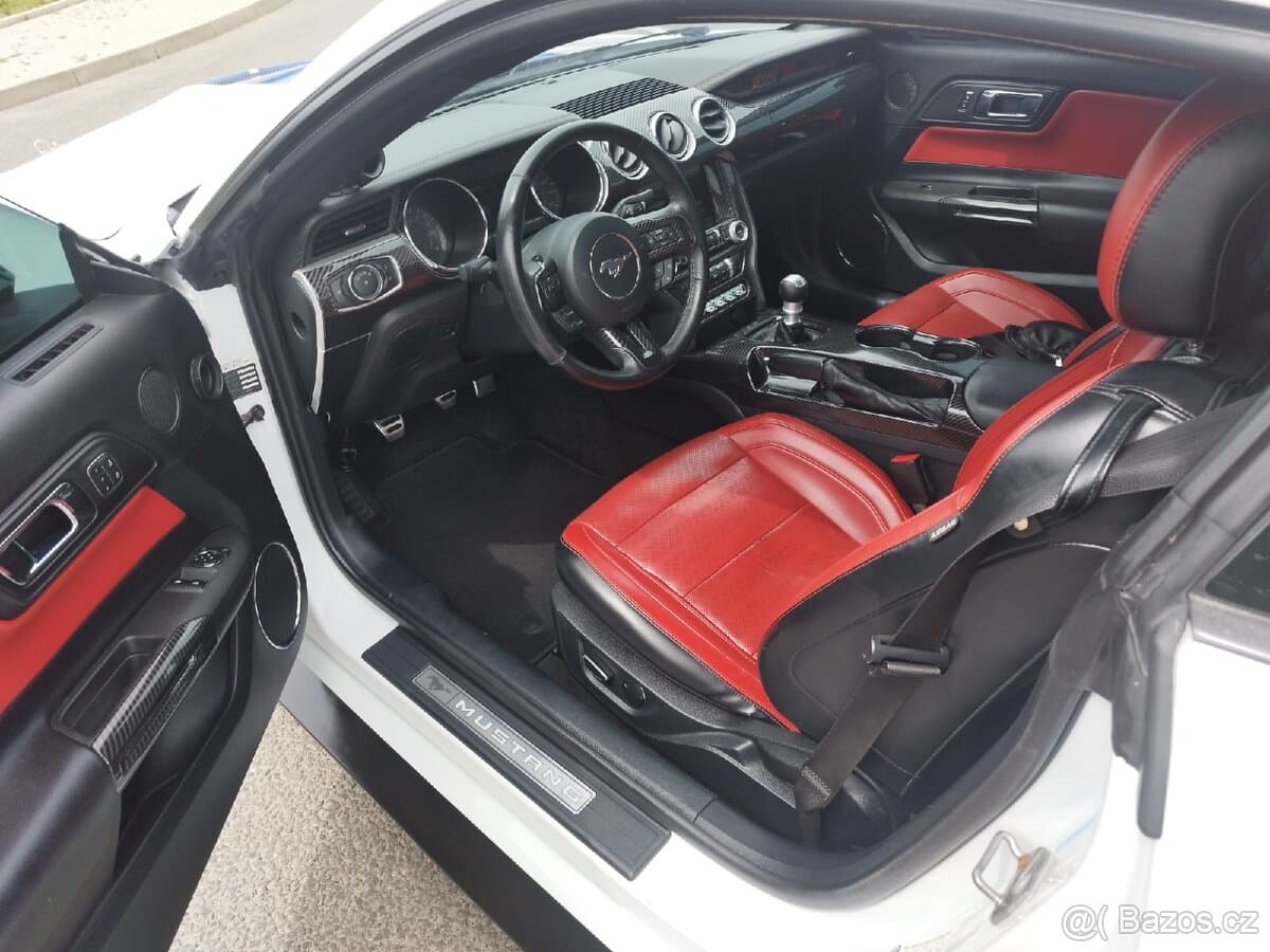 2016 Ford MUSTANG - 10