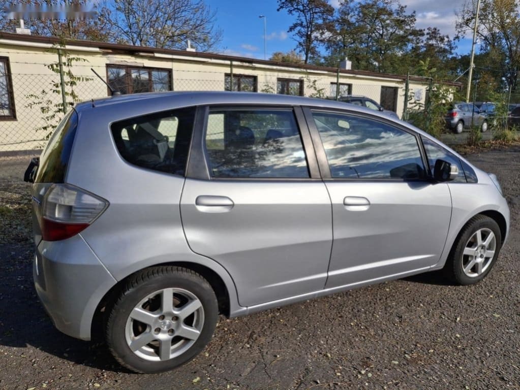 2010 Honda JAZZ - 10