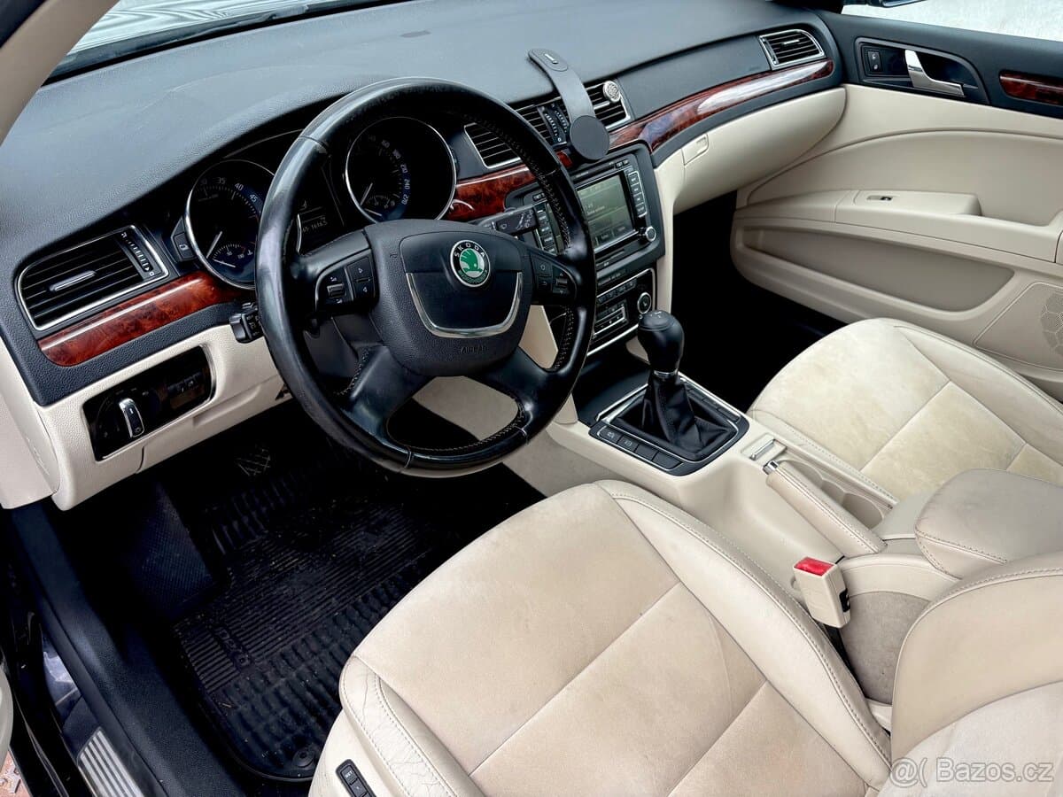 2012 Škoda SUPERB - 10