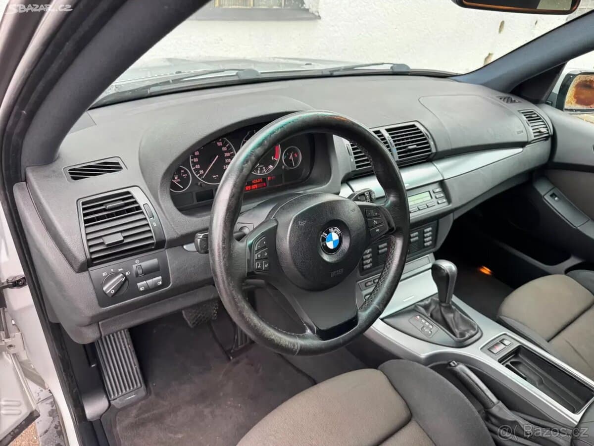 2005 BMW X5 - 10