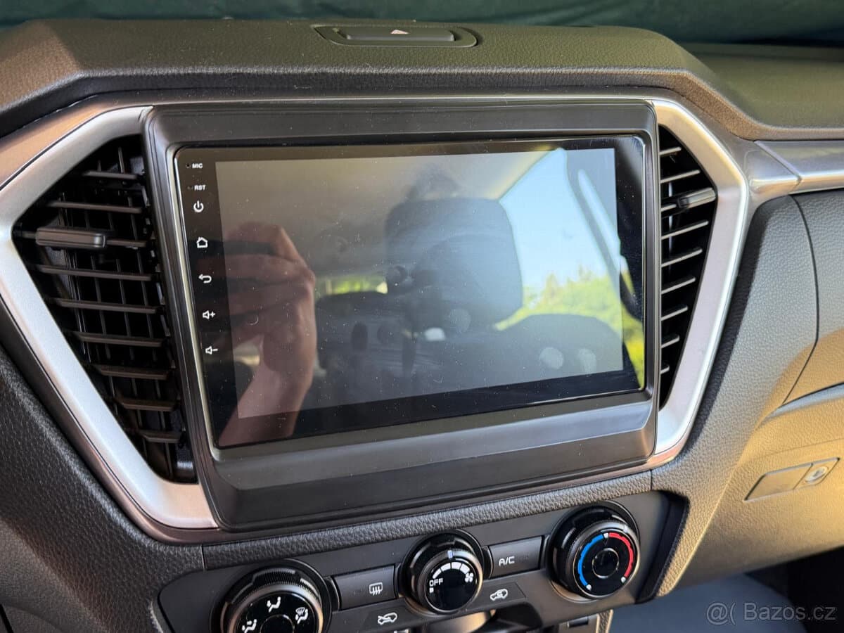 2021 Isuzu D-MAX - 10