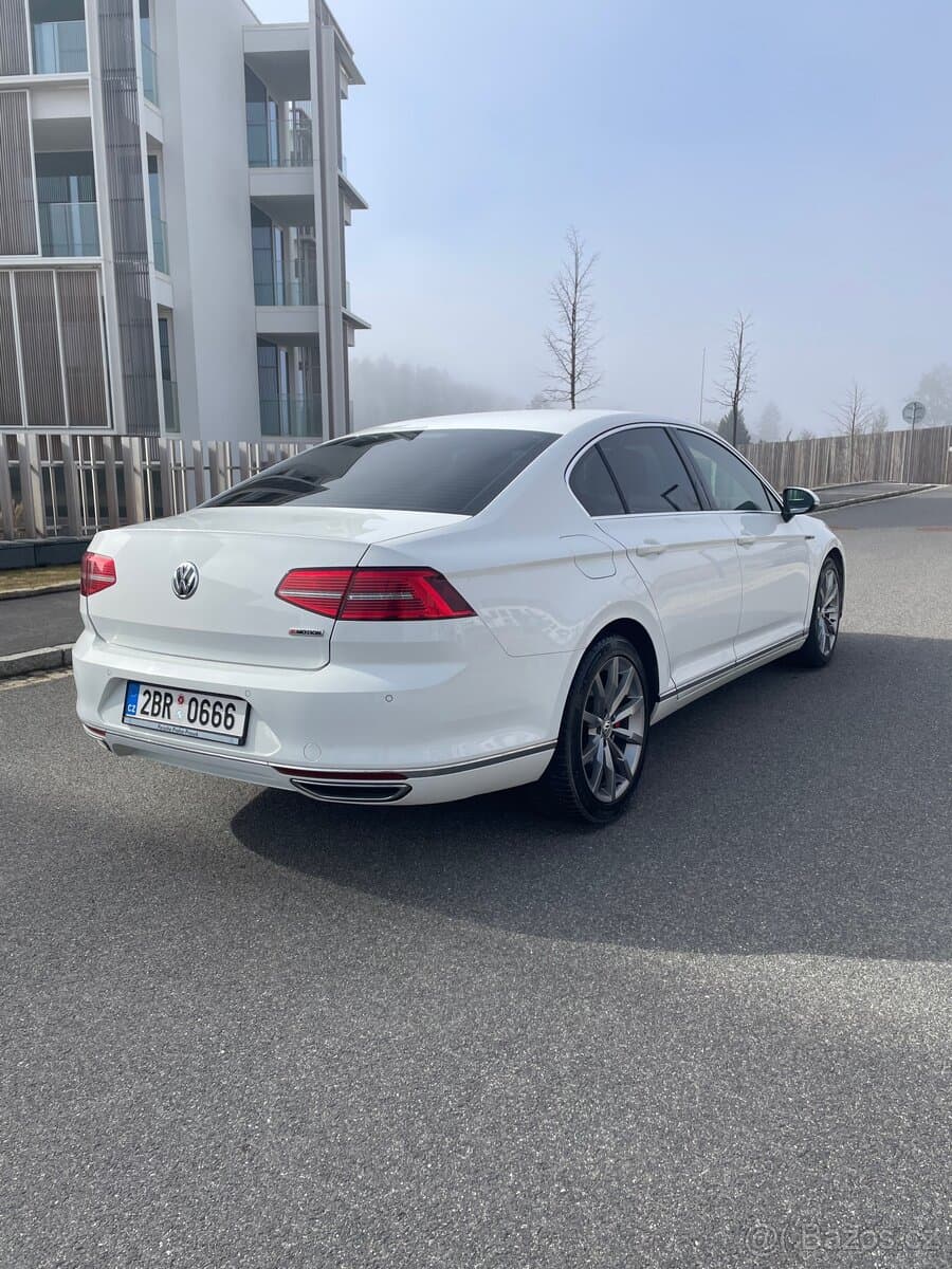 2015 Volkswagen PASSAT - 10