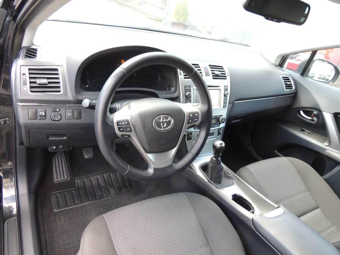2012 Toyota AVENSIS - 10