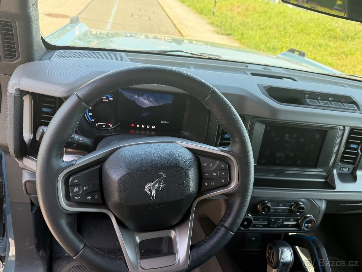 2023 Ford BRONCO - 10