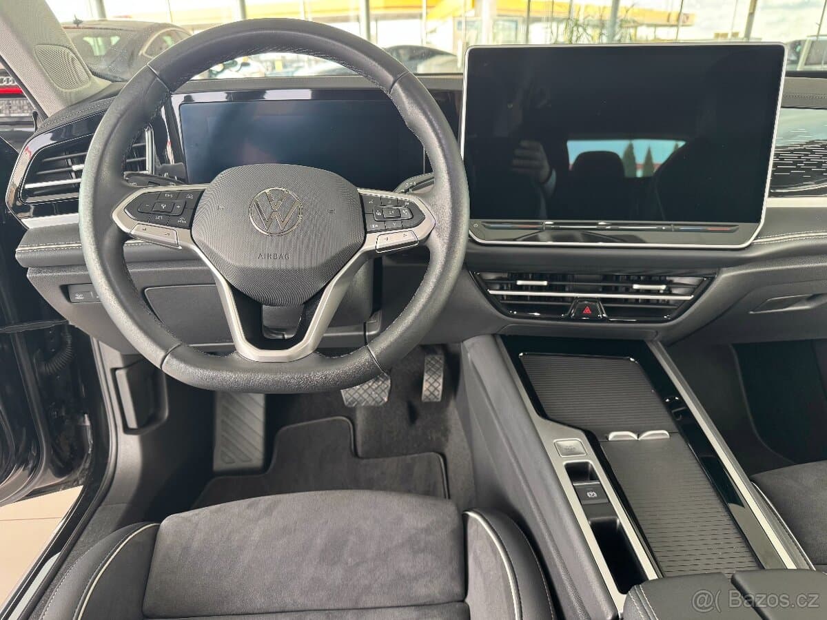 2024 Volkswagen PASSAT - 10