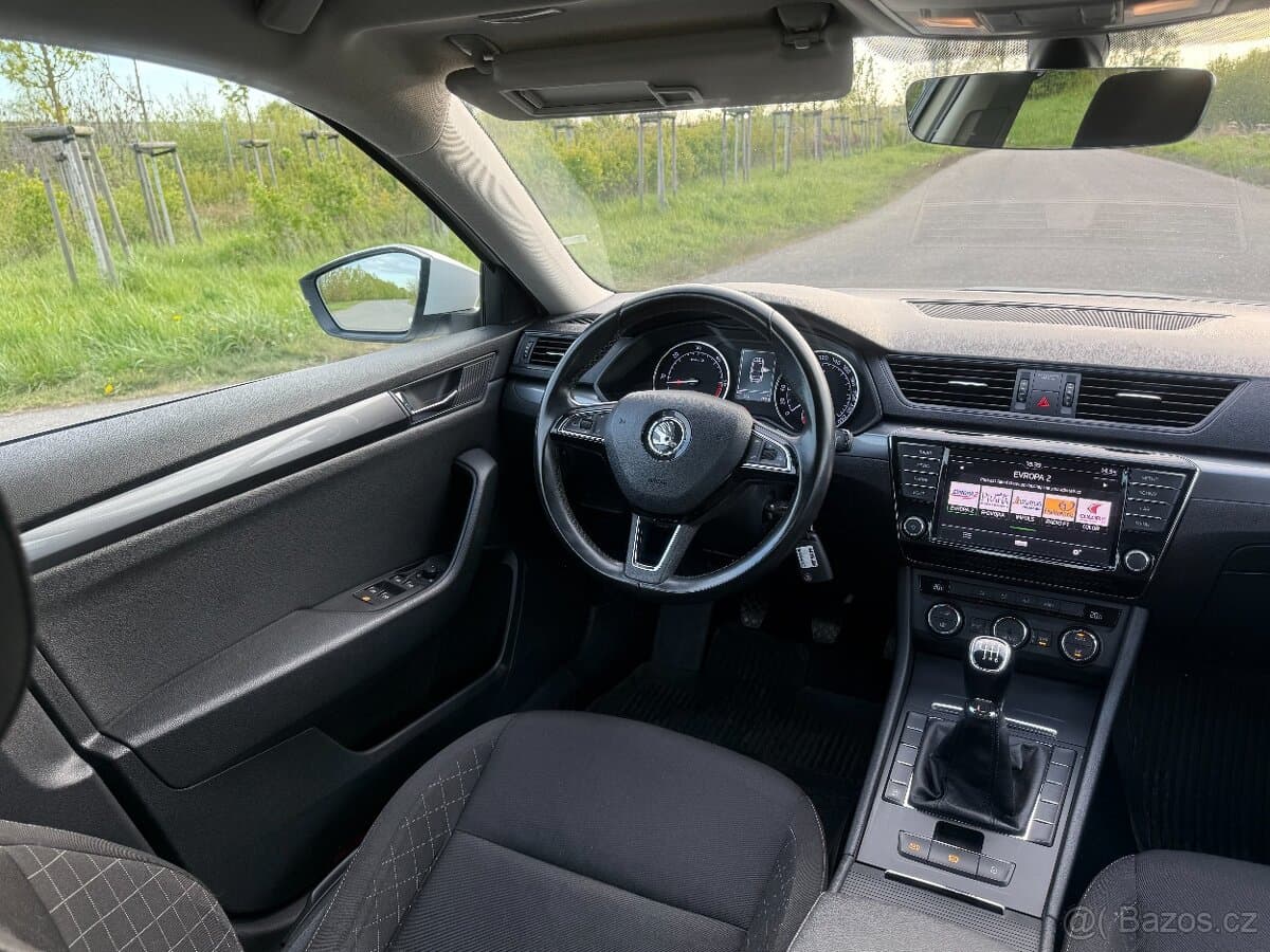 2017 Škoda SUPERB - 10