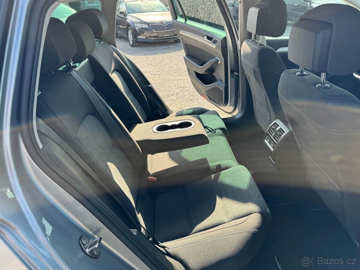 2021 Volkswagen PASSAT - 10