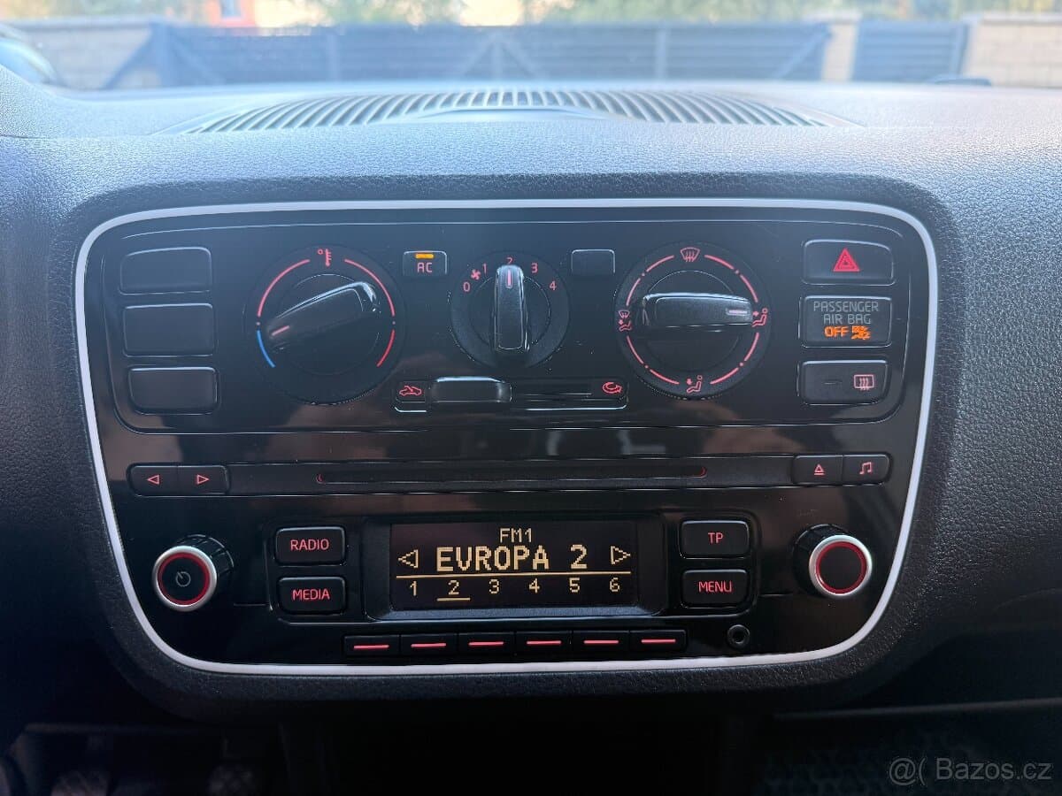2012 Volkswagen UP! - 10