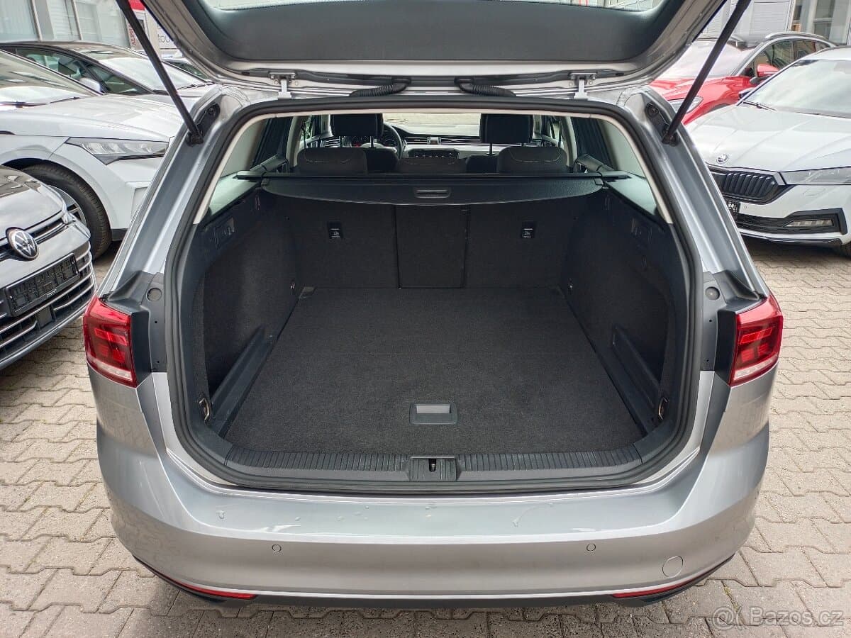 2023 Volkswagen PASSAT - 10