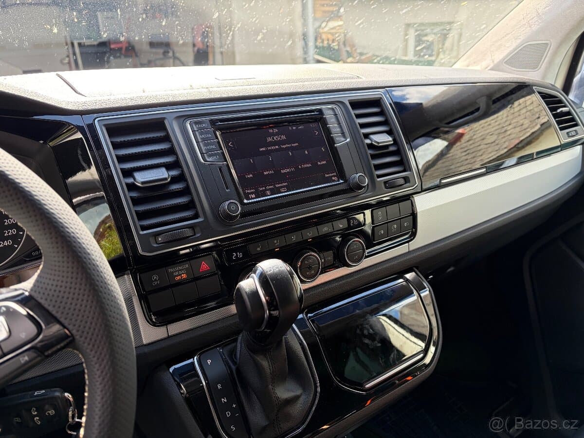 2017 Volkswagen MULTIVAN - 10
