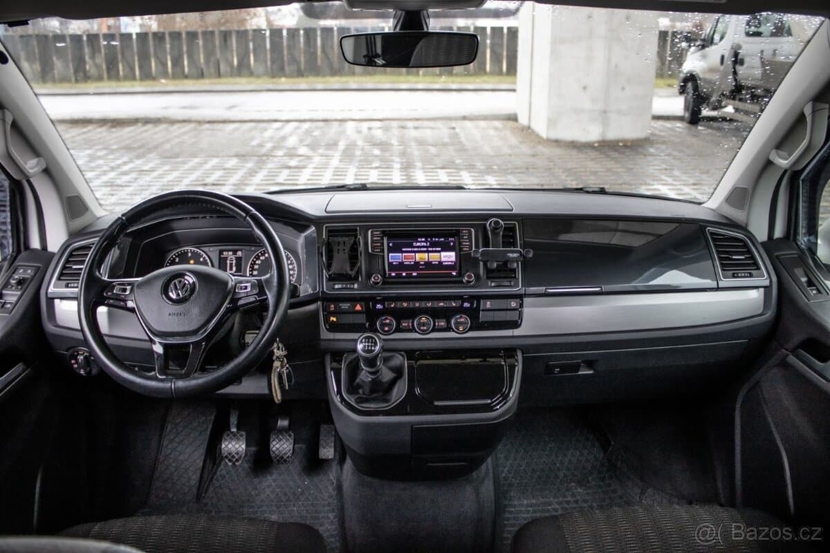 2019 Volkswagen MULTIVAN - 10