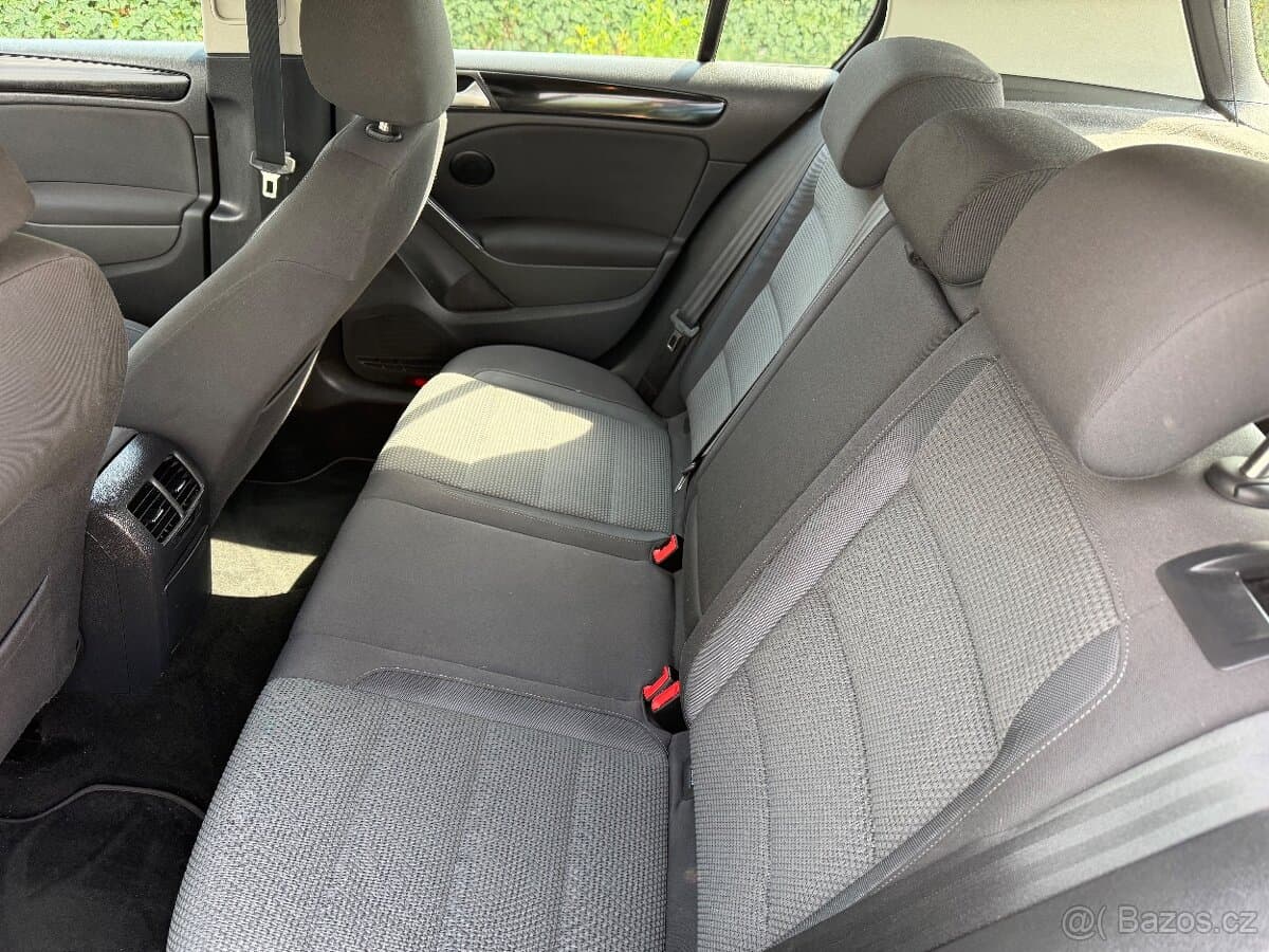 2011 Volkswagen GOLF - 10