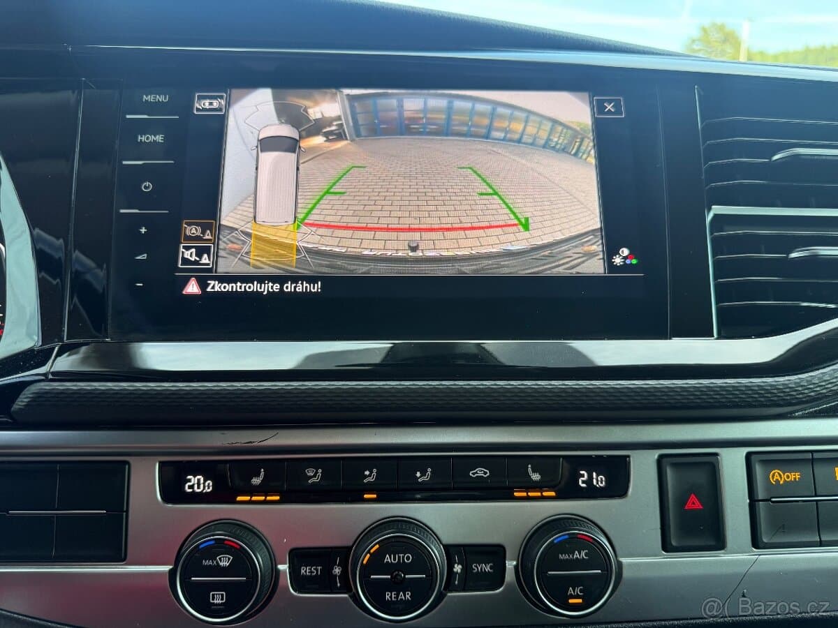 2021 Volkswagen MULTIVAN - 10
