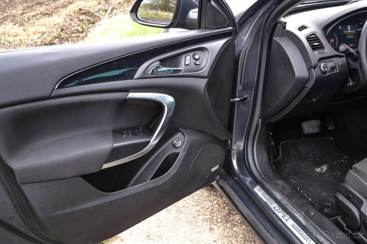 2015 Opel INSIGNIA - 10