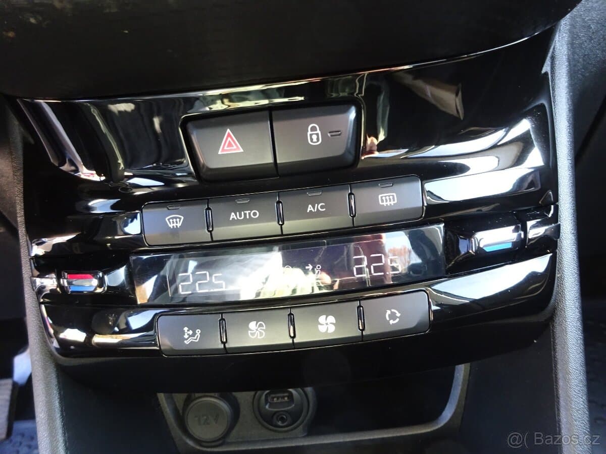 2015 Peugeot 2008 - 10