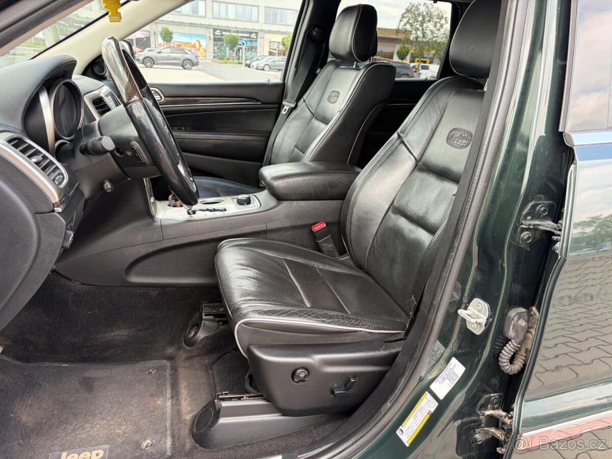 2011 Jeep CHEROKEE - 10