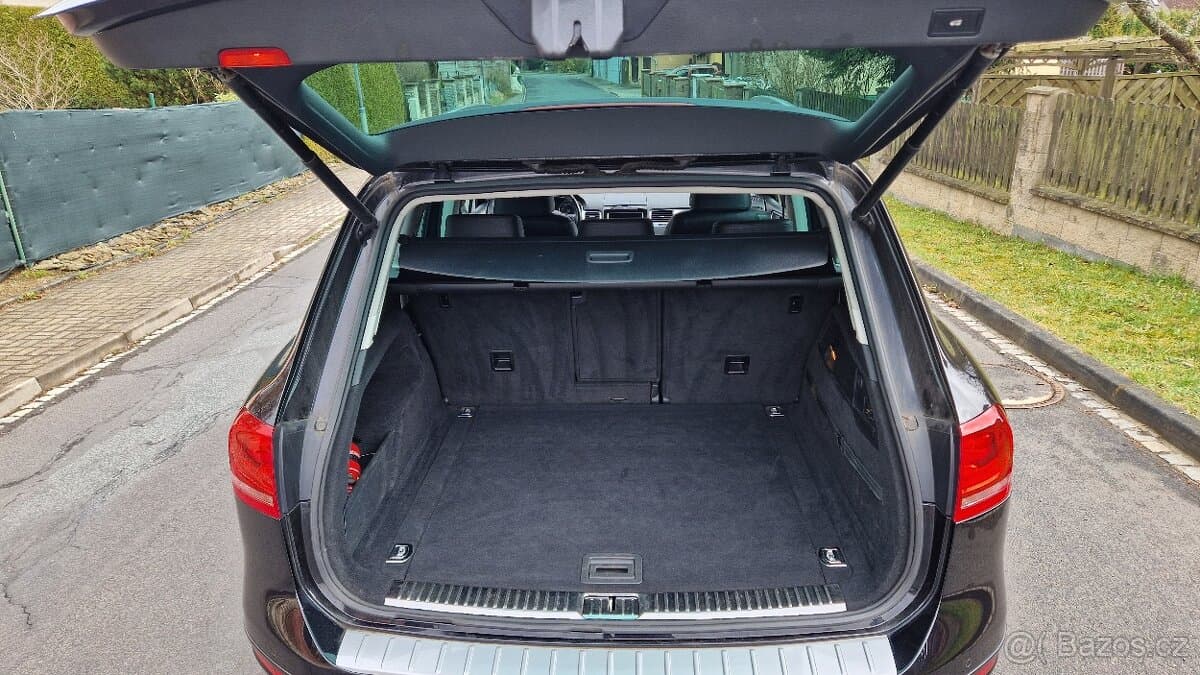 2010 Volkswagen TOUAREG - 10