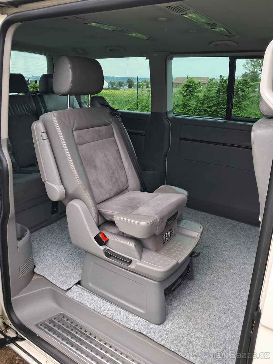 2006 Volkswagen MULTIVAN - 10