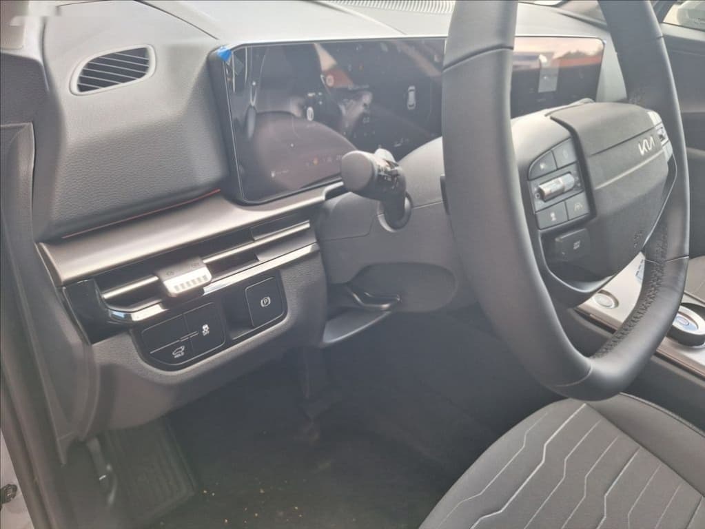 2025 Kia SPORTAGE - 10