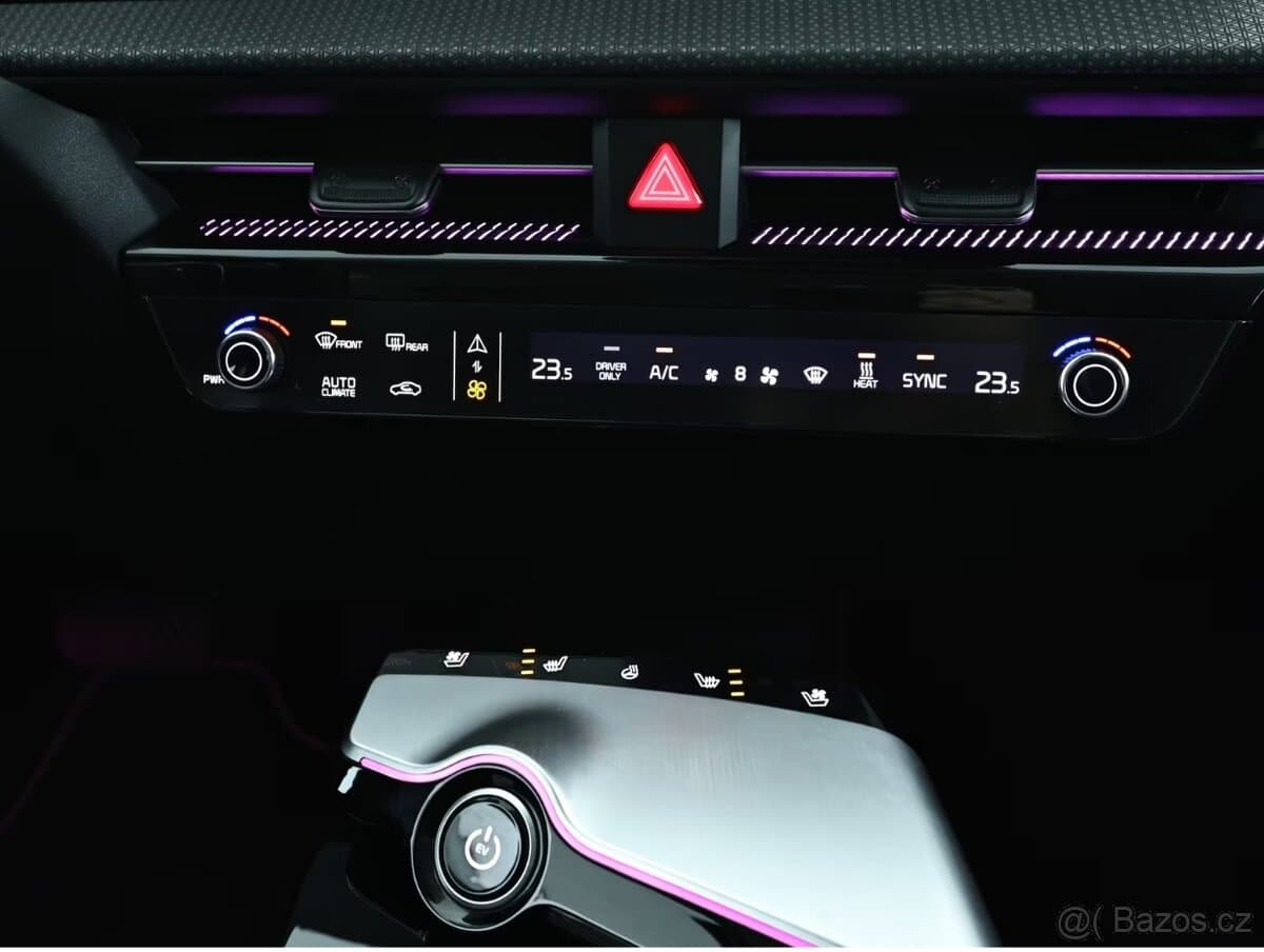 2022 Kia EV6 - 10