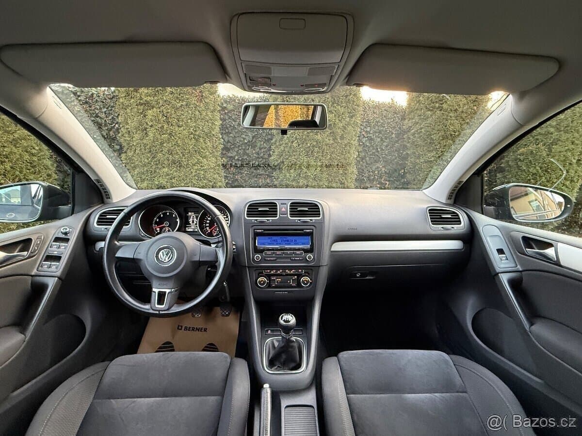 2011 Volkswagen GOLF - 10