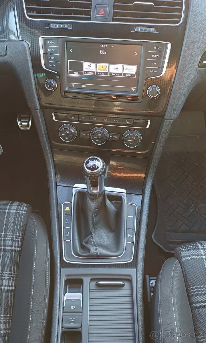 Volkswagen GOLF - 10