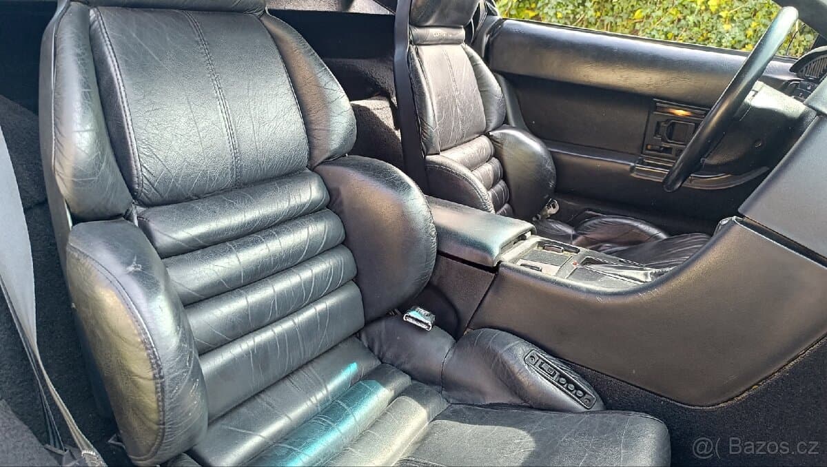 1992 Chevrolet CORVETTE - 10