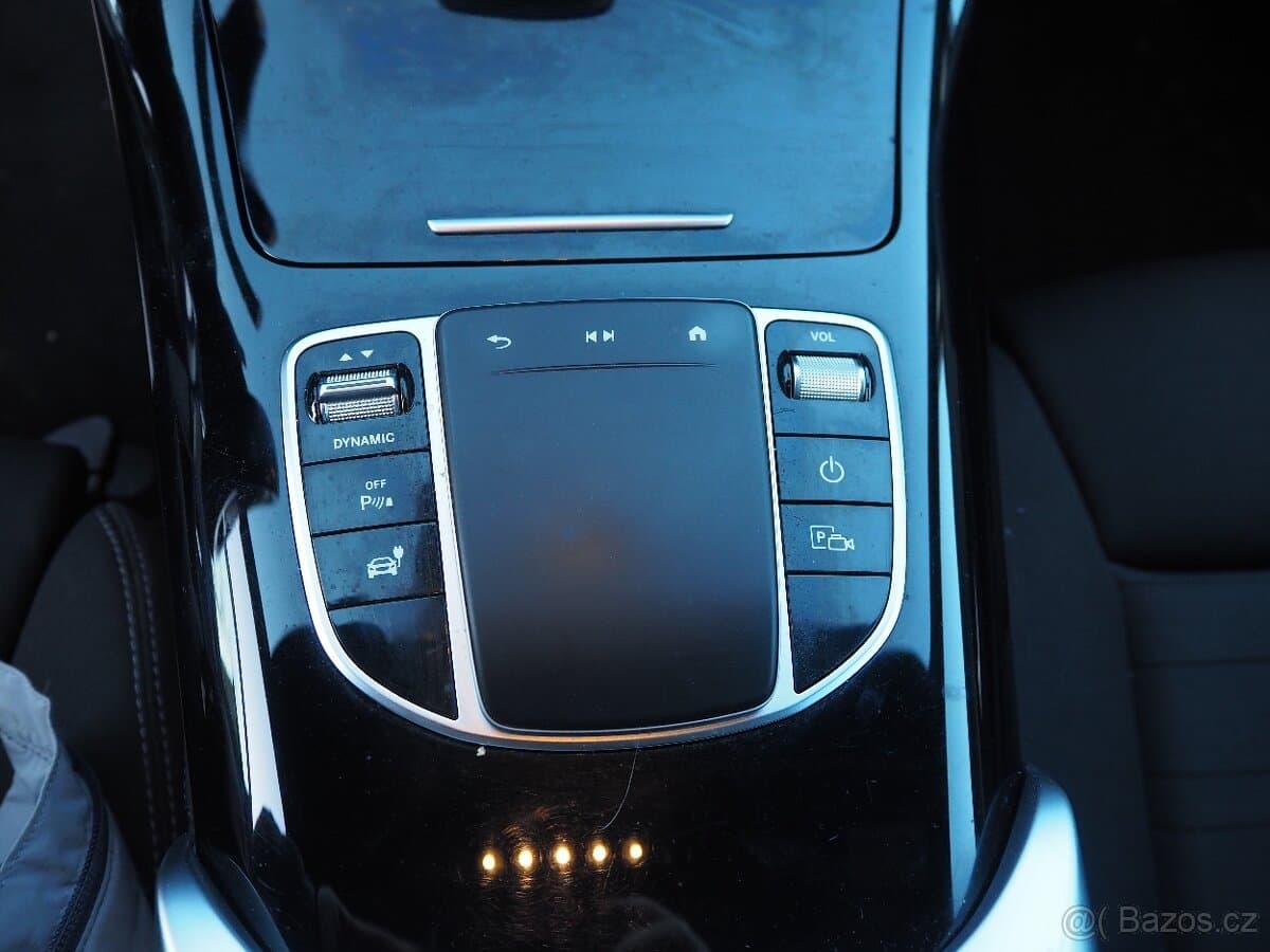 2021 Mercedes-Benz EQC - 10