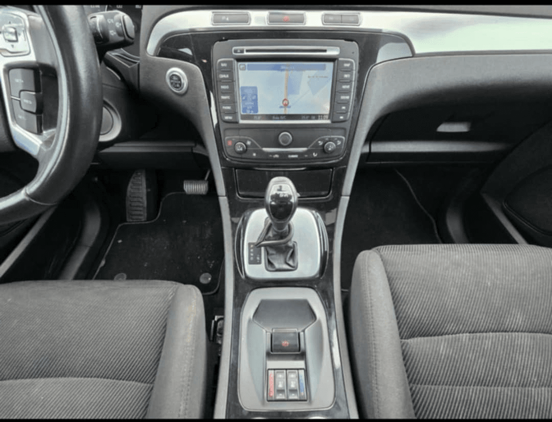 2013 Ford S-MAX - 10