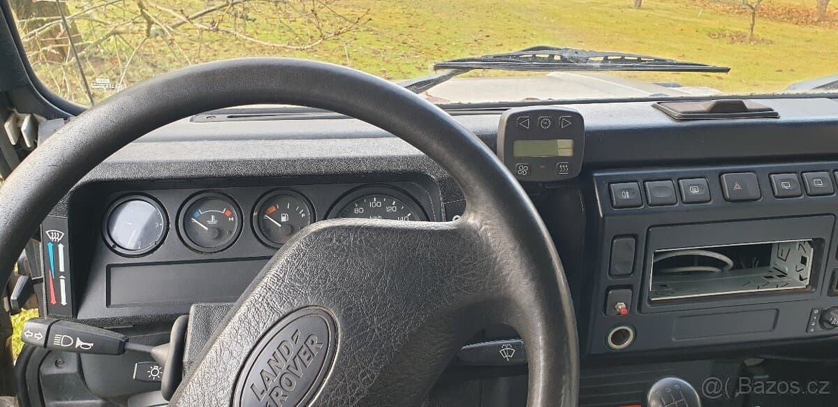 2002 Land Rover DEFENDER - 10