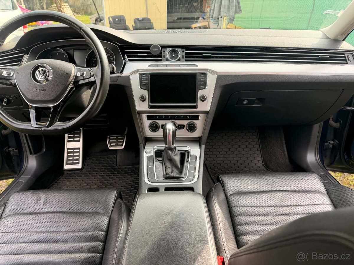 2015 Volkswagen PASSAT - 10
