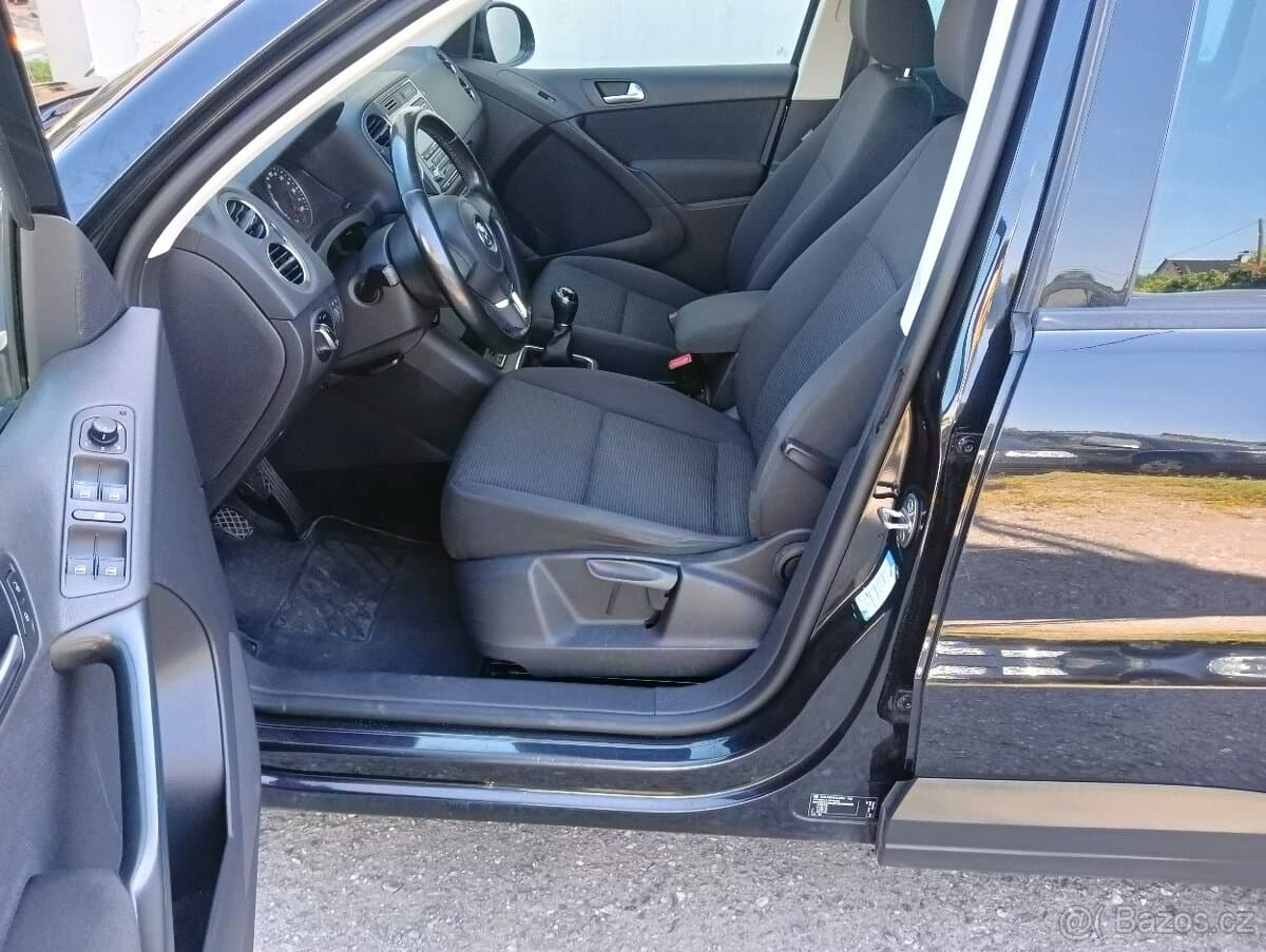 2011 Volkswagen TIGUAN - 10