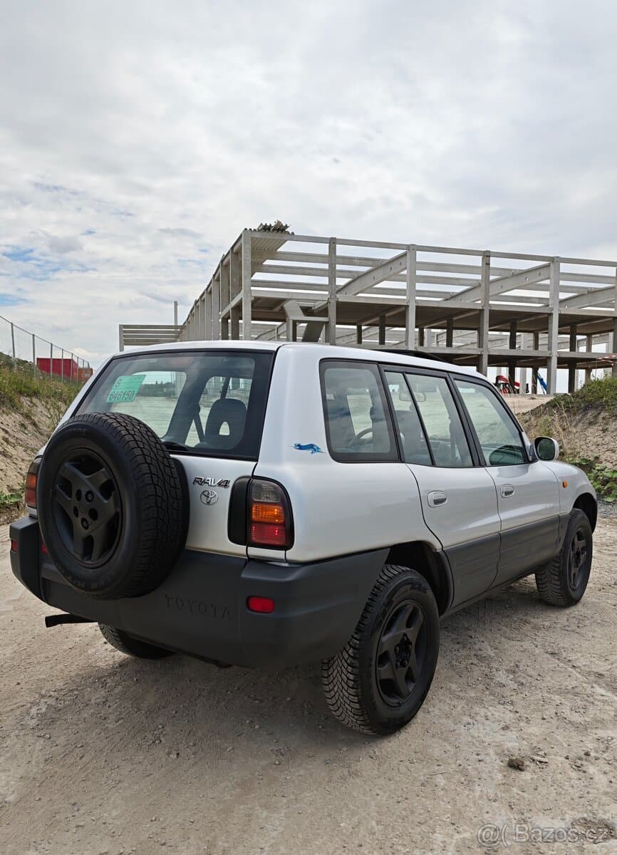 1998 Toyota RAV4 - 10