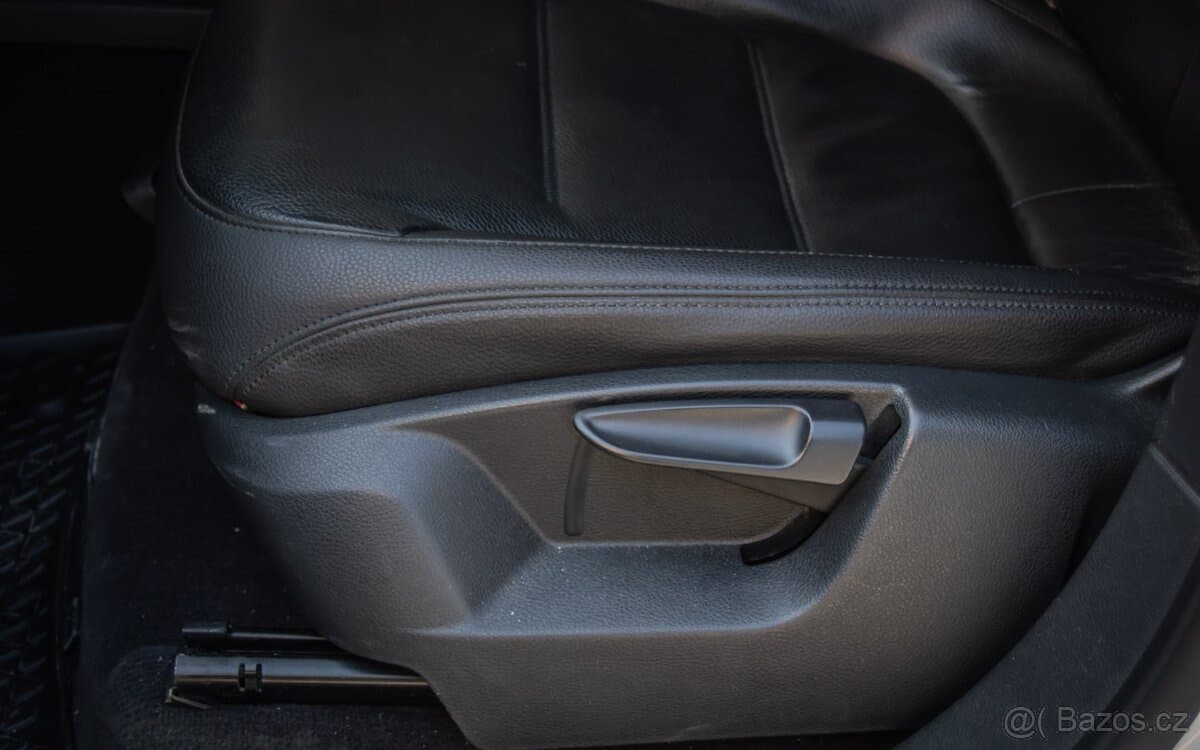 2015 Volkswagen TOUAREG - 10