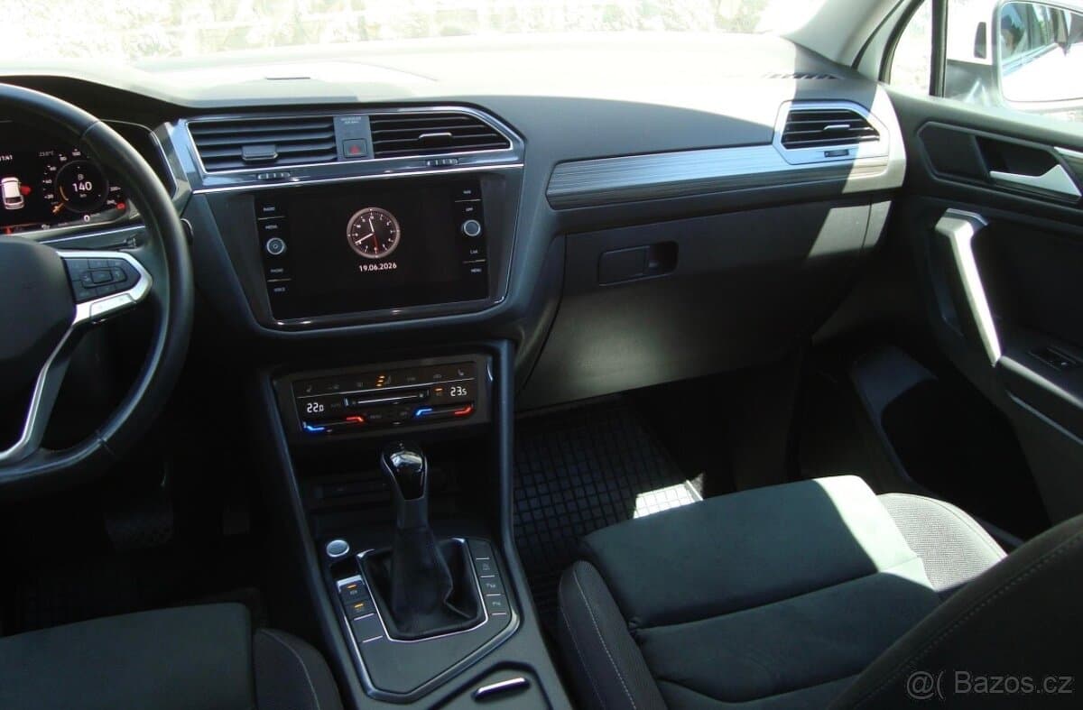 2023 Volkswagen TIGUAN - 10