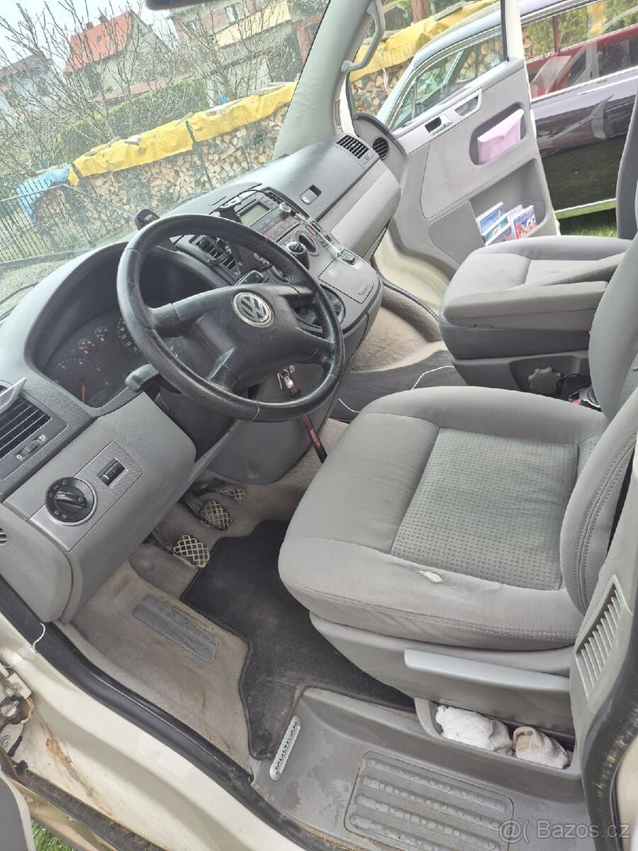 2004 Volkswagen MULTIVAN - 10