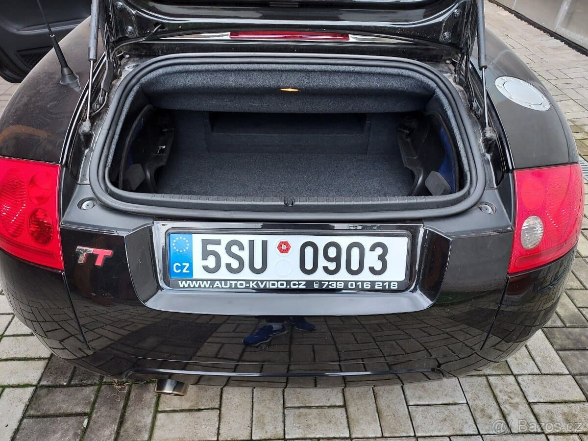 2003 Audi TT - 10