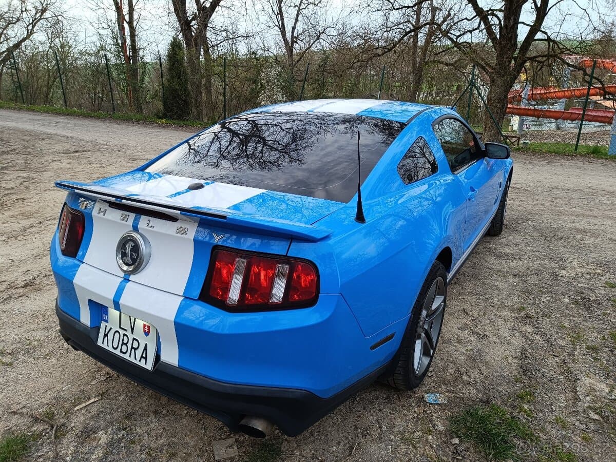 2010 Ford GT - 10