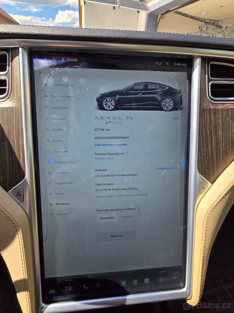 Tesla MODEL S - 10