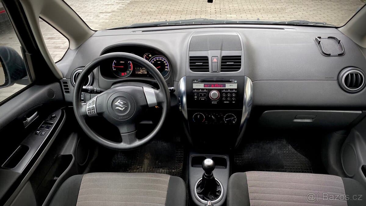 2011 Suzuki SX4 - 10