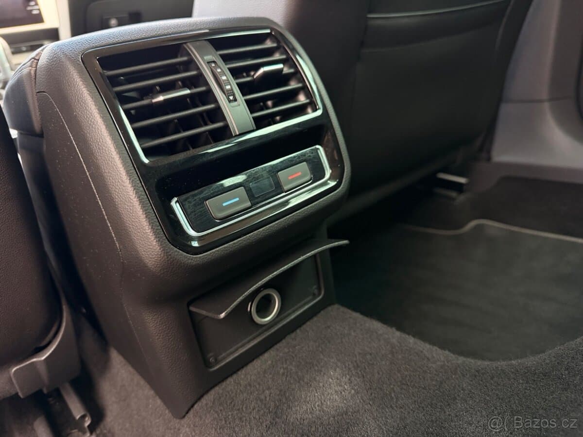 2019 Volkswagen PASSAT - 10
