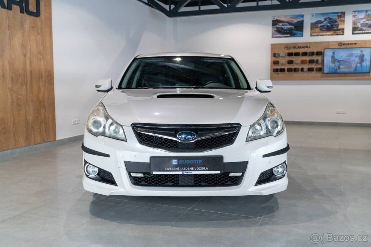 2010 Subaru LEGACY - 10