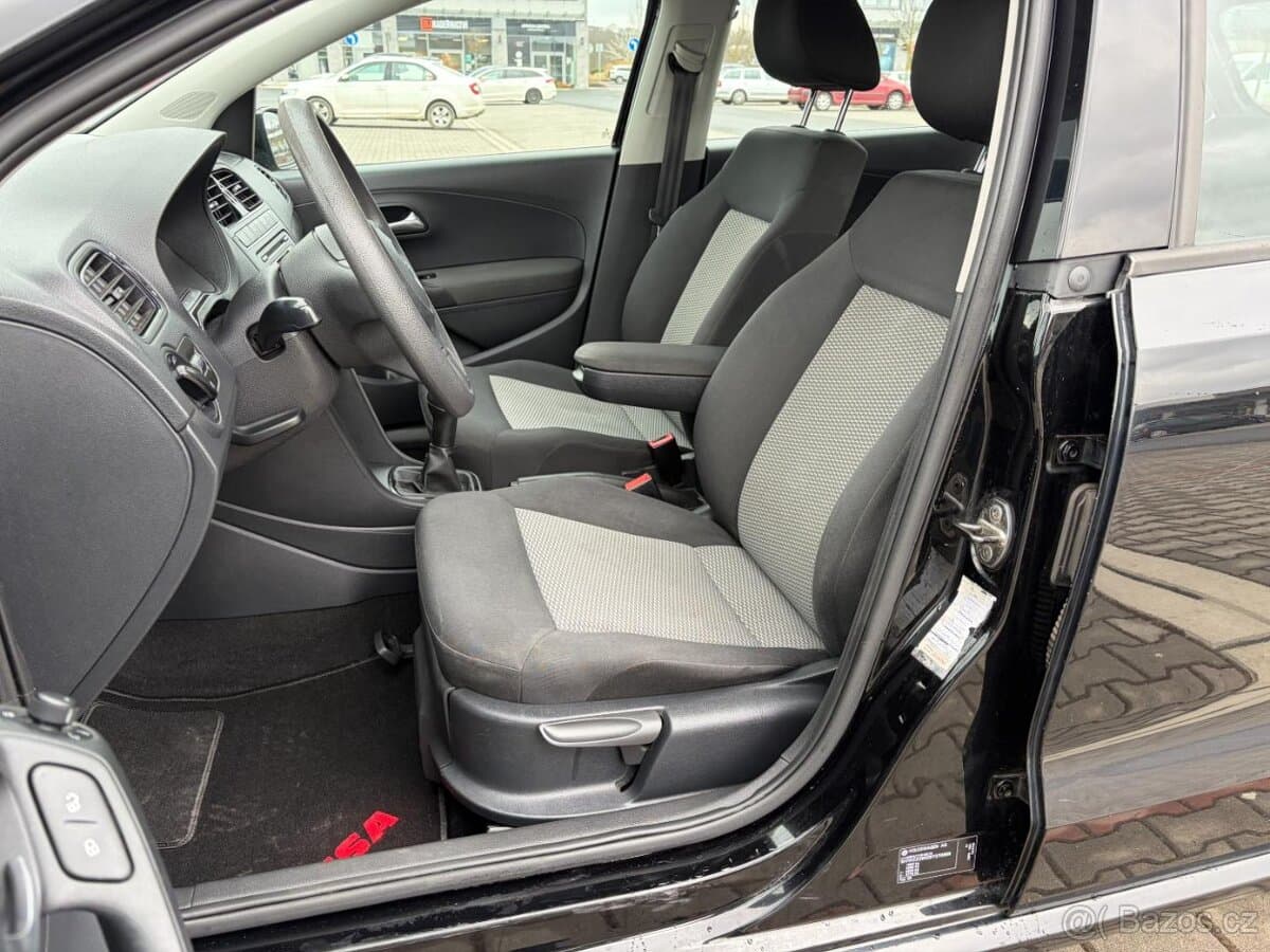 2011 Volkswagen POLO - 10
