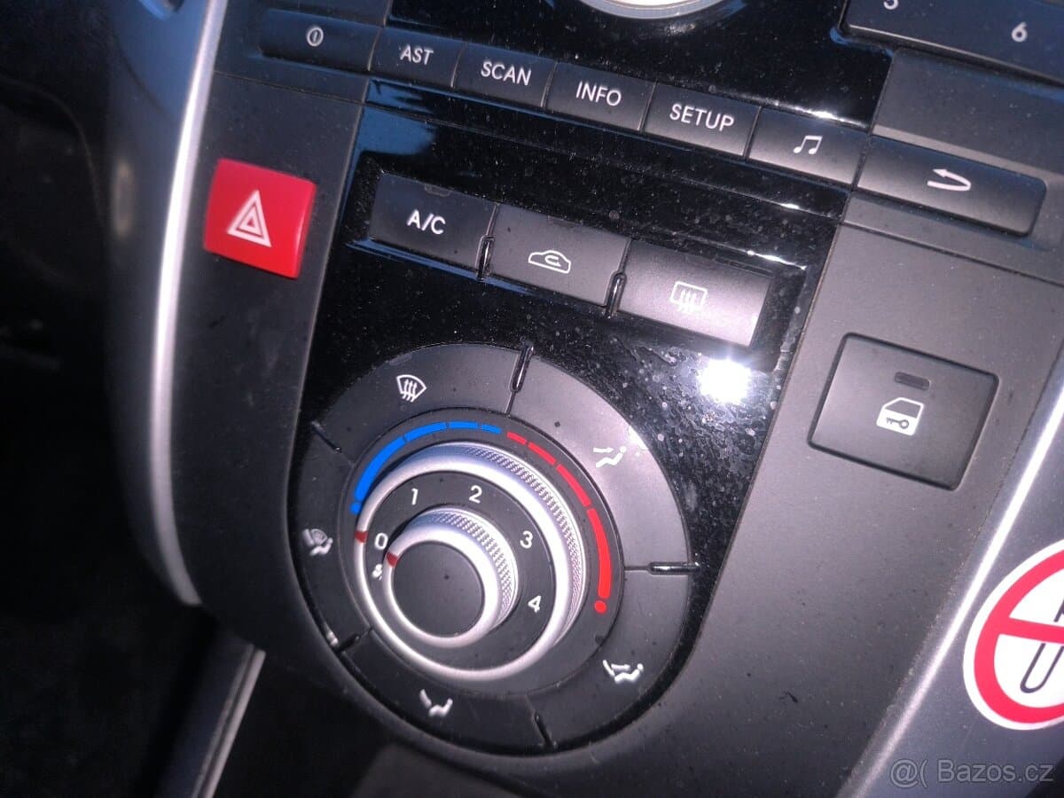 2011 Kia VENGA - 10