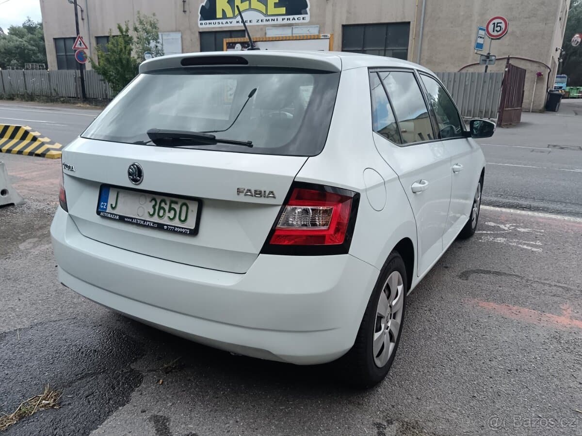 2016 Škoda FABIA - 10