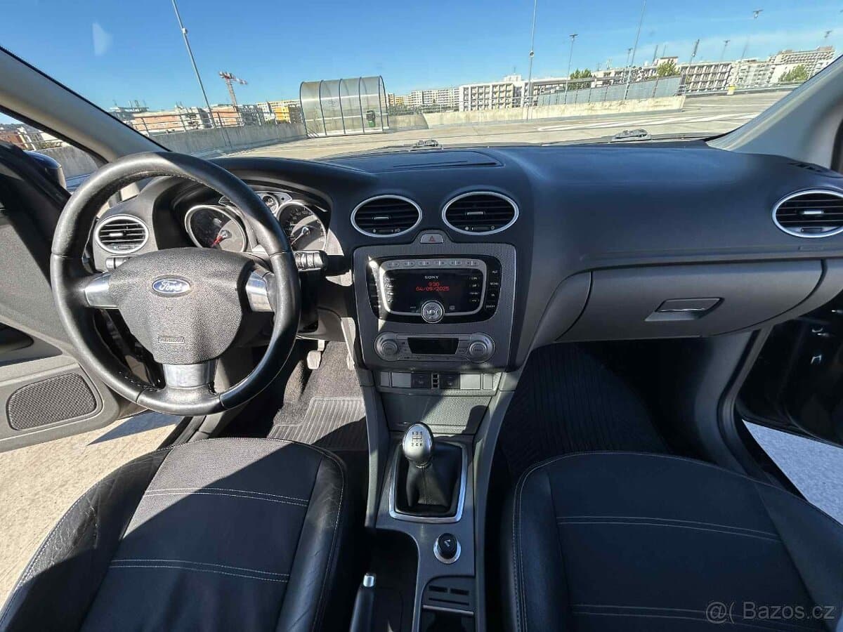 2009 Ford FOCUS - 10