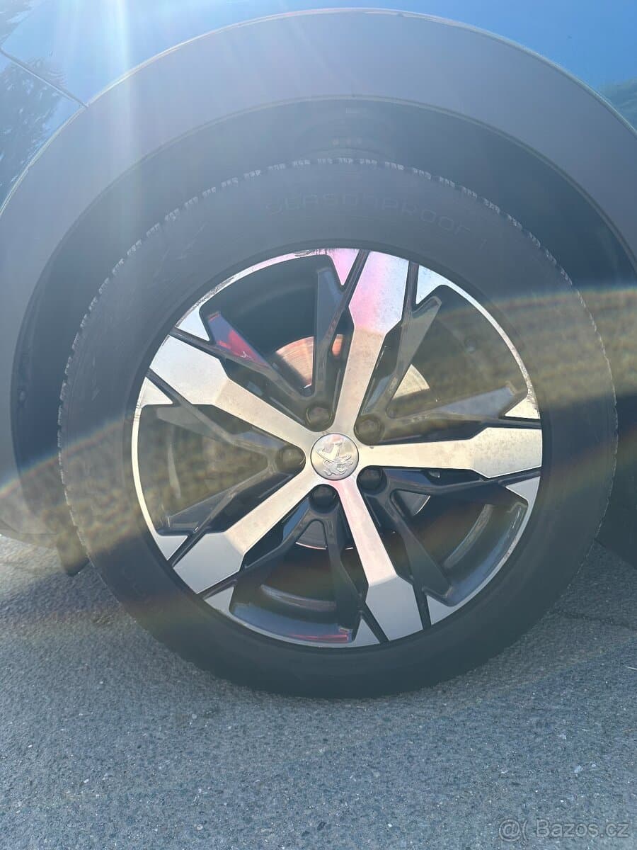 2018 Peugeot 5008 - 10