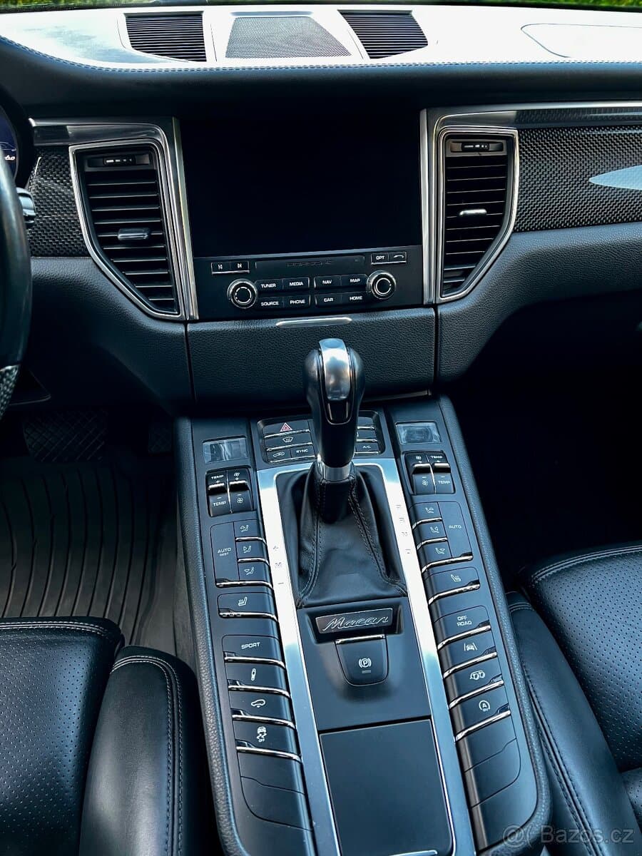2017 Porsche MACAN - 10