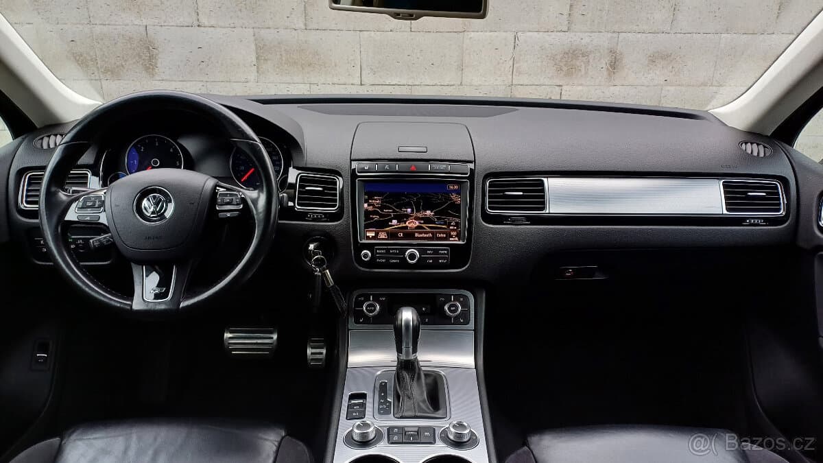 2016 Volkswagen TOUAREG - 10